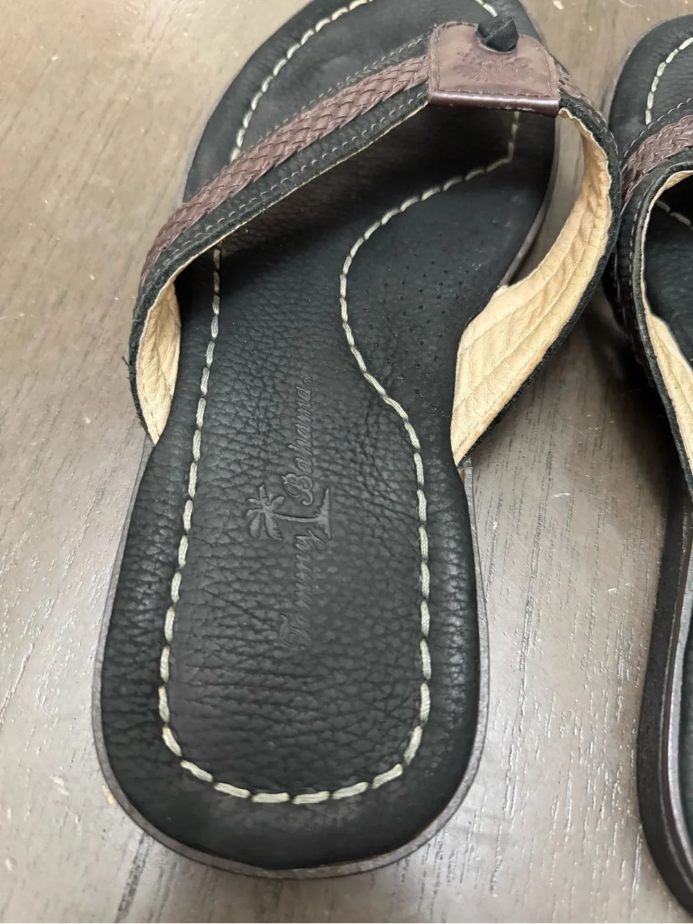 Tommy Bahama Leather Flip Flops Style Anchored Men’s Sz 10M